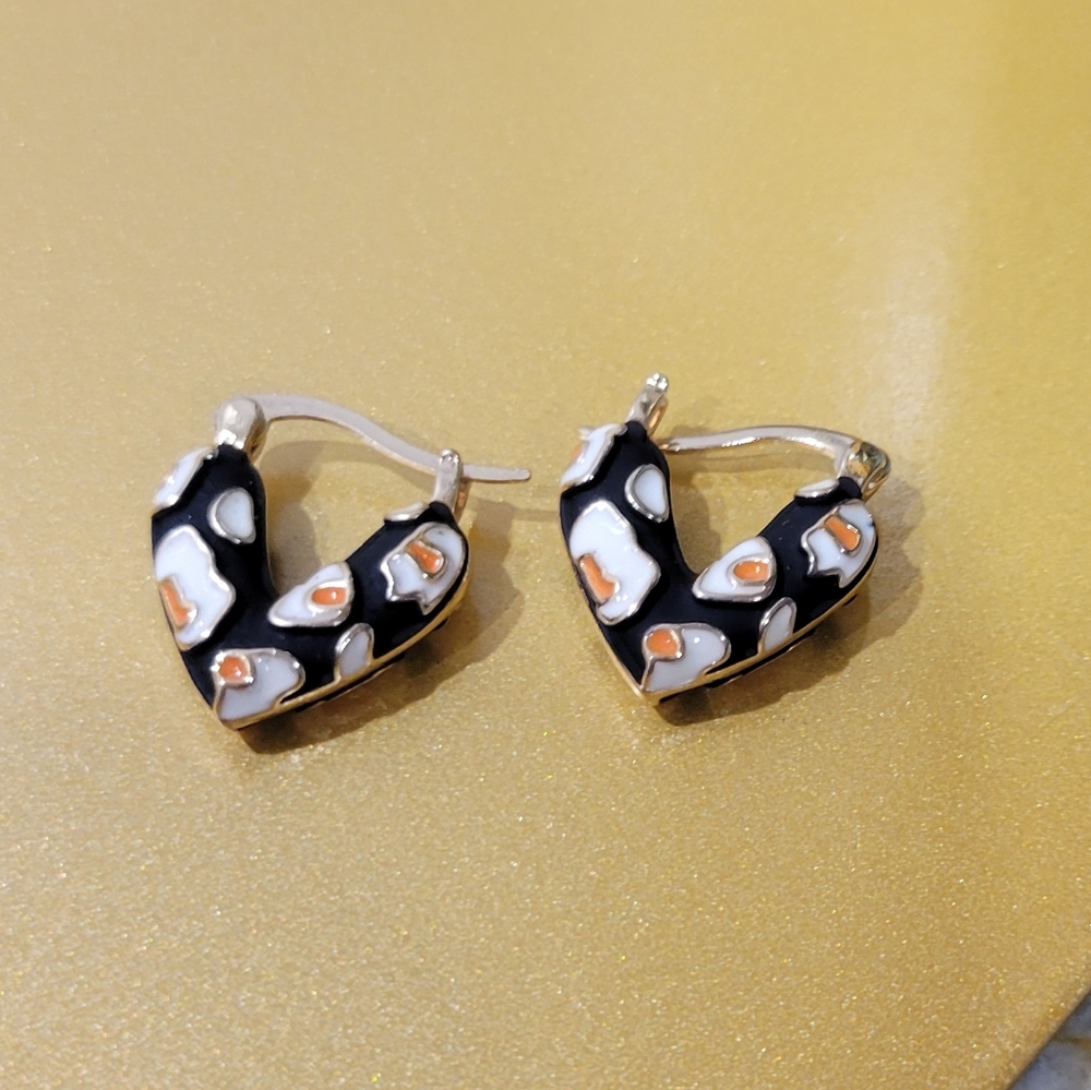 Heart-Shaped Black and White Earrings